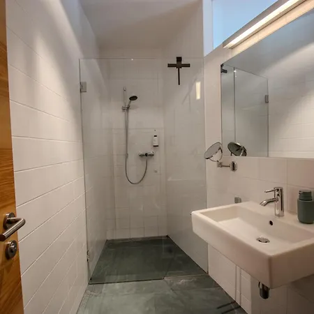 Post 3* ماتري إن أوستيرول